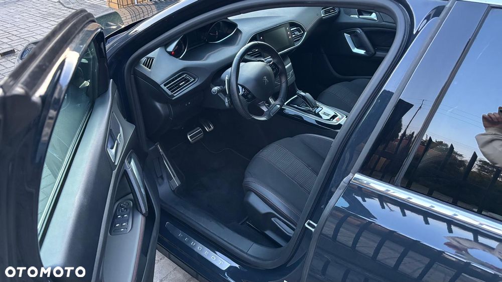 Peugeot 308 PureTech 130 GPF EAT8 Stop & Start Active Business-Paket - 21