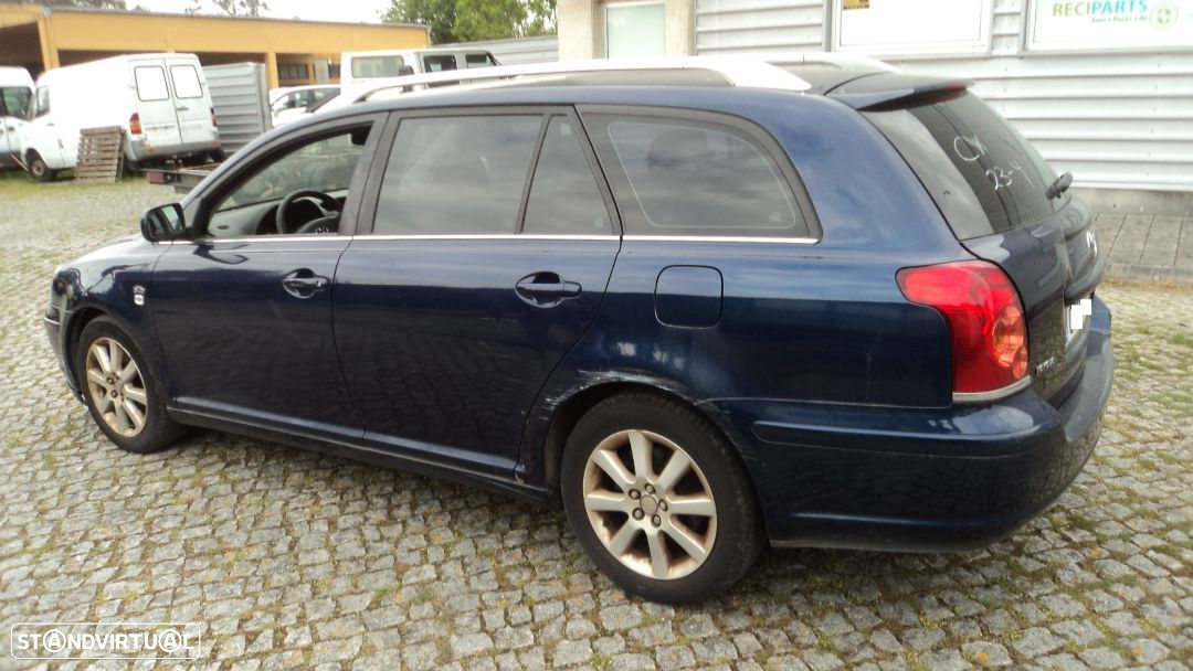 Toyota Avensis Wagon 2.0 D-4D Sol 2003 - Para Peças - 7