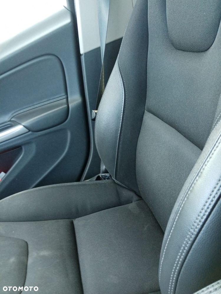 Volvo V60 - 10