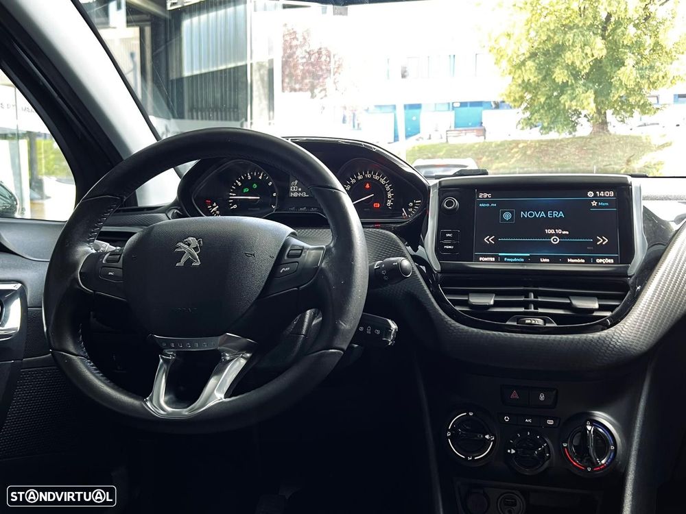 Peugeot 208 1.2 PureTech Style - 23
