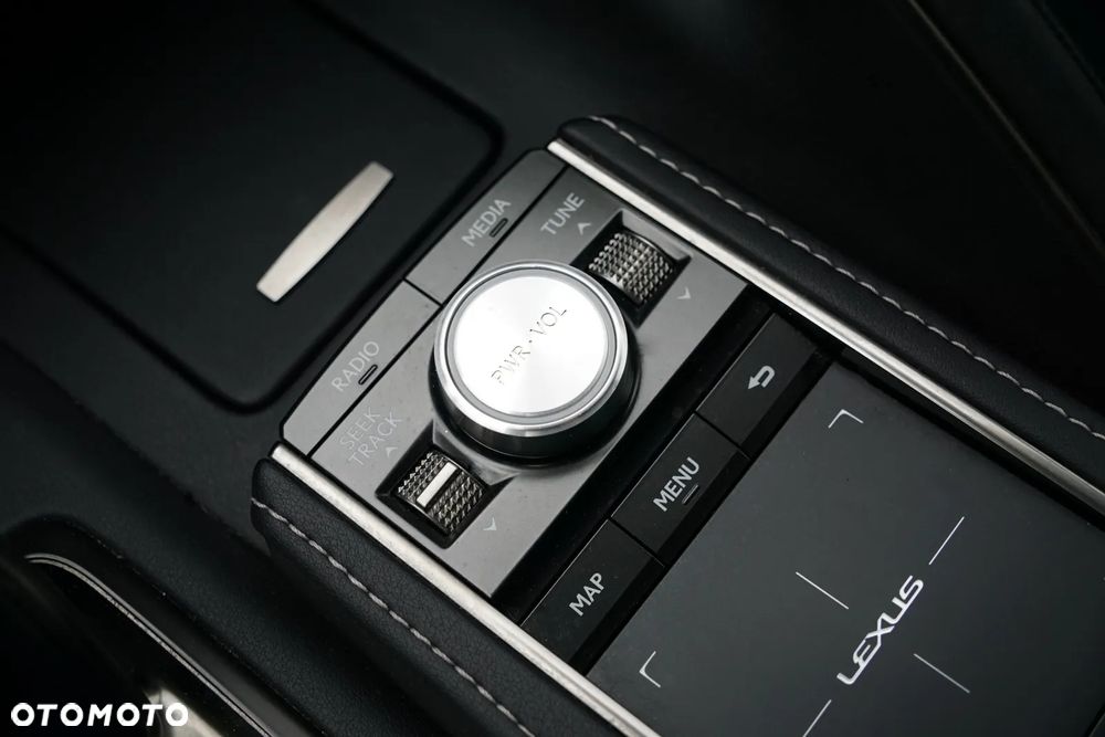 Lexus LC 500h Superturismo - 38
