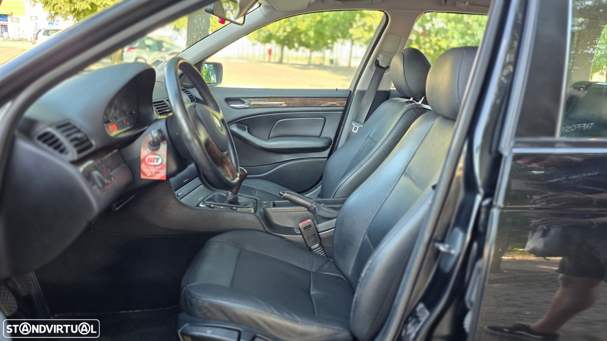 BMW 320 d Touring - 10