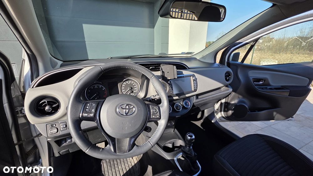 Toyota Yaris 1.5 Premium - 12