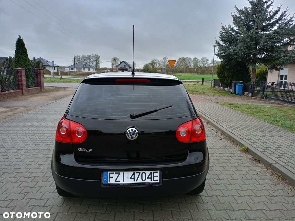 Volkswagen Golf - 6