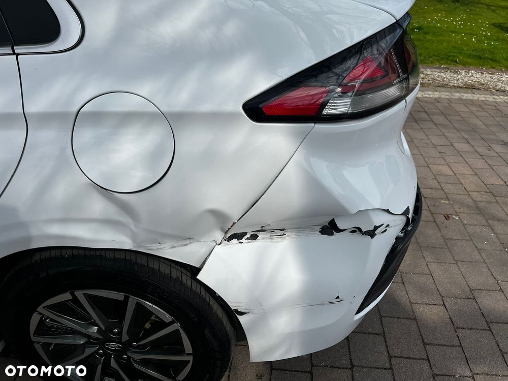Hyundai IONIQ - 9