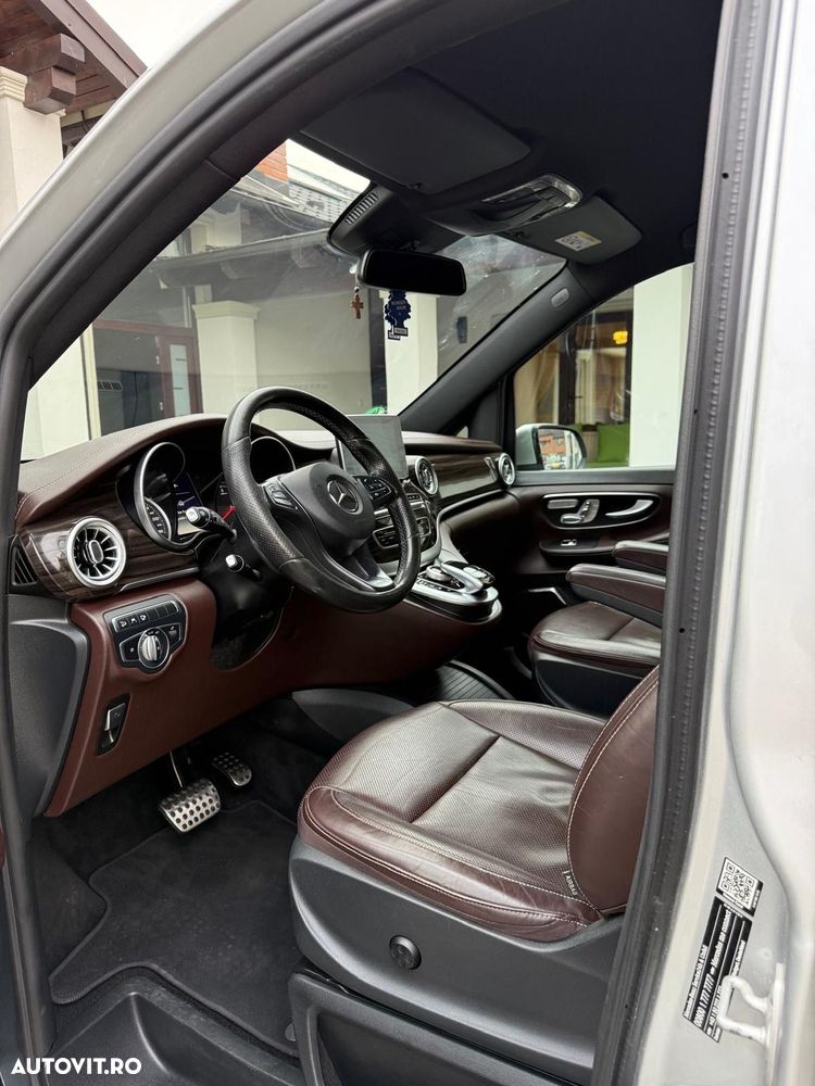 Mercedes-Benz V - 8