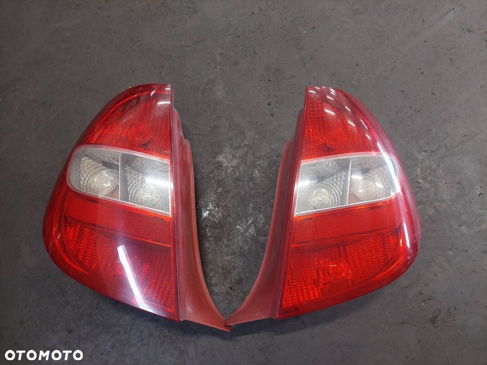 KOMPLETNY TYŁ KLAPA BAGAŻNIKA ZDERZAK TYŁ LAMPY CITROEN C5 I HB EYPC - 2