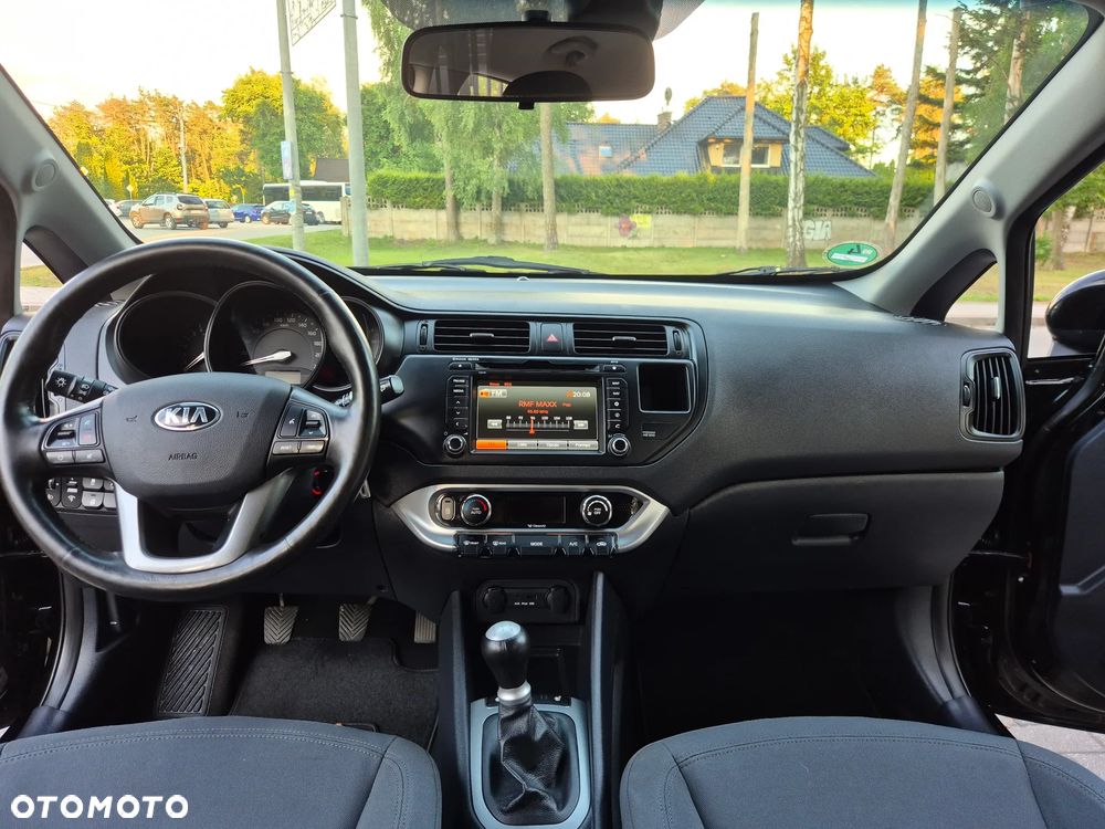 Kia Rio 1.2 Dream Team Edition - 12