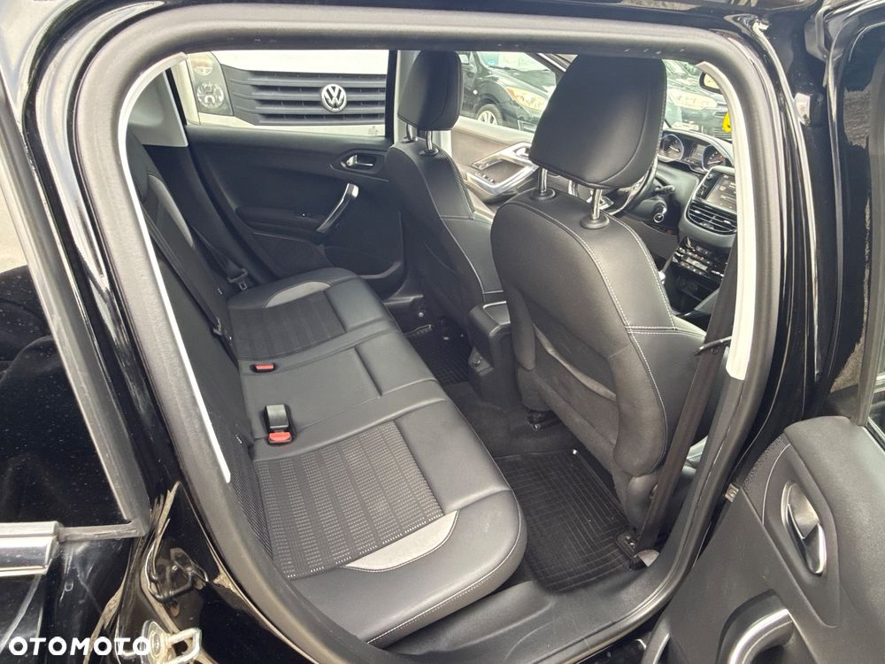 Peugeot 2008 1.6 BlueHDi Allure - 37