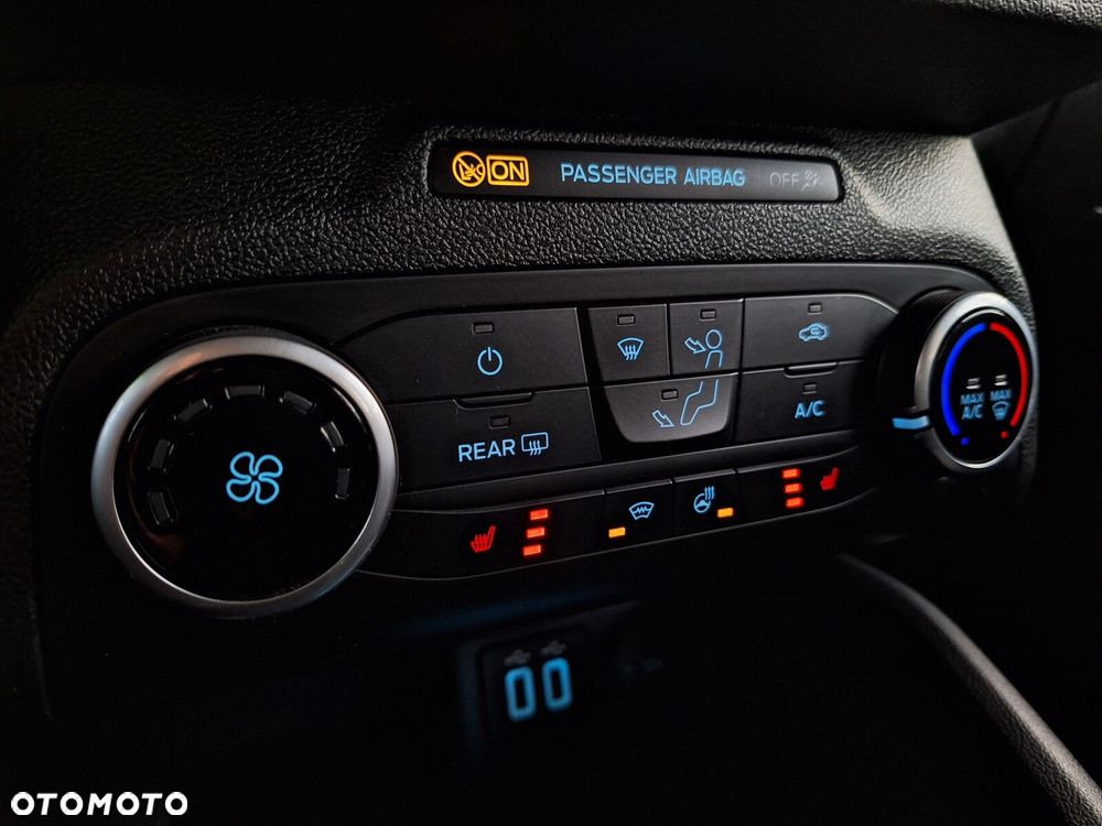 Ford Focus 1.5 EcoBlue Connected - 24