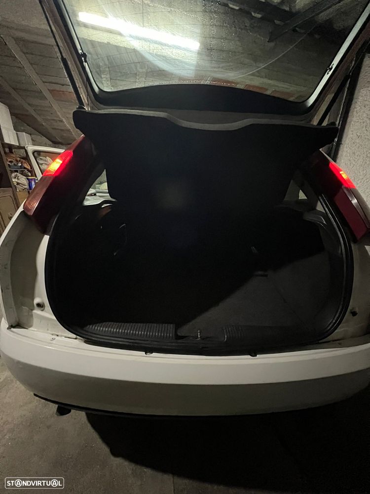 Ford Focus 1.8 TDdi Trend - 11