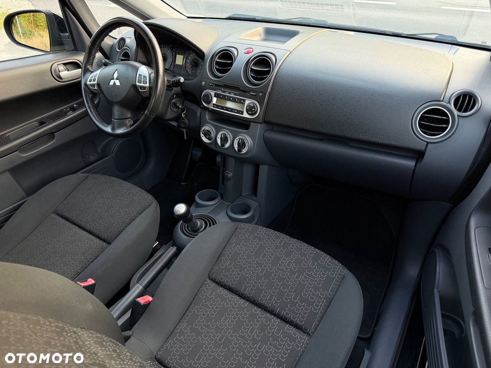 Mitsubishi Colt - 8