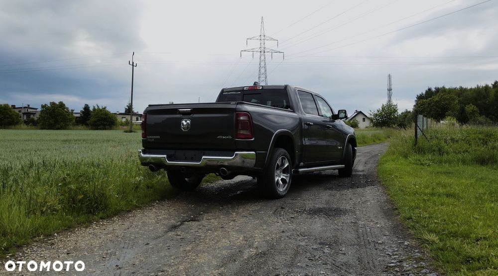 RAM 1500 5.7 Crew Cab Longbed Laramie Chrome - 12