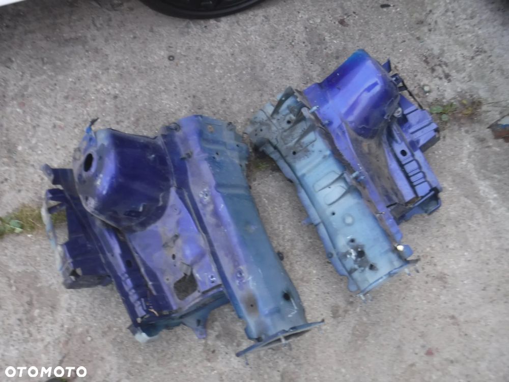 Ford Kuga Mk2  podluznica fartuch cwiartka  kolor GD prawa - 1