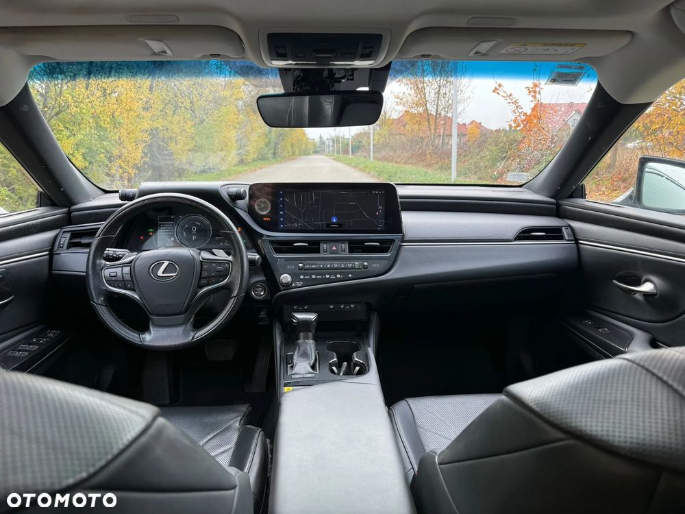 Lexus ES - 10