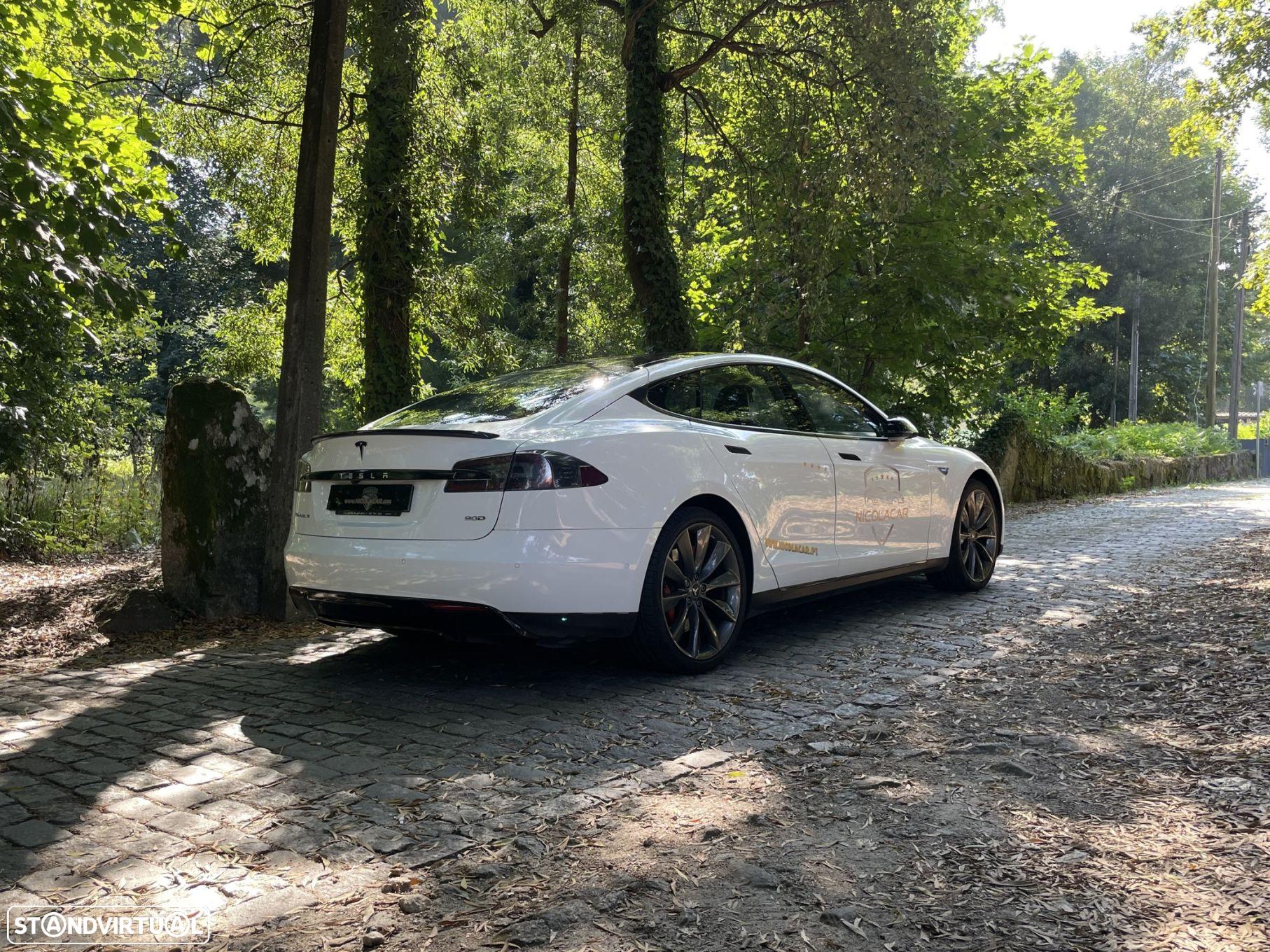 Tesla Model S 90D - 6
