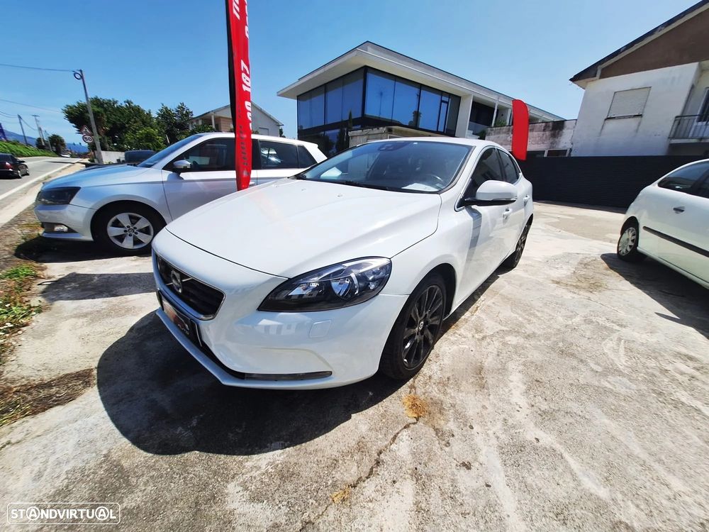 Volvo V40 1.6 D2 Momentum Eco - 1