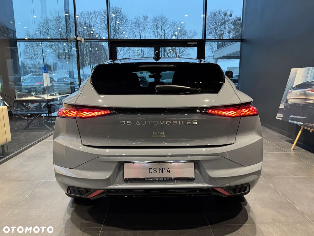 DS Automobiles N°4 E-Tense 58.3kWh Étoile Alcantara - 6
