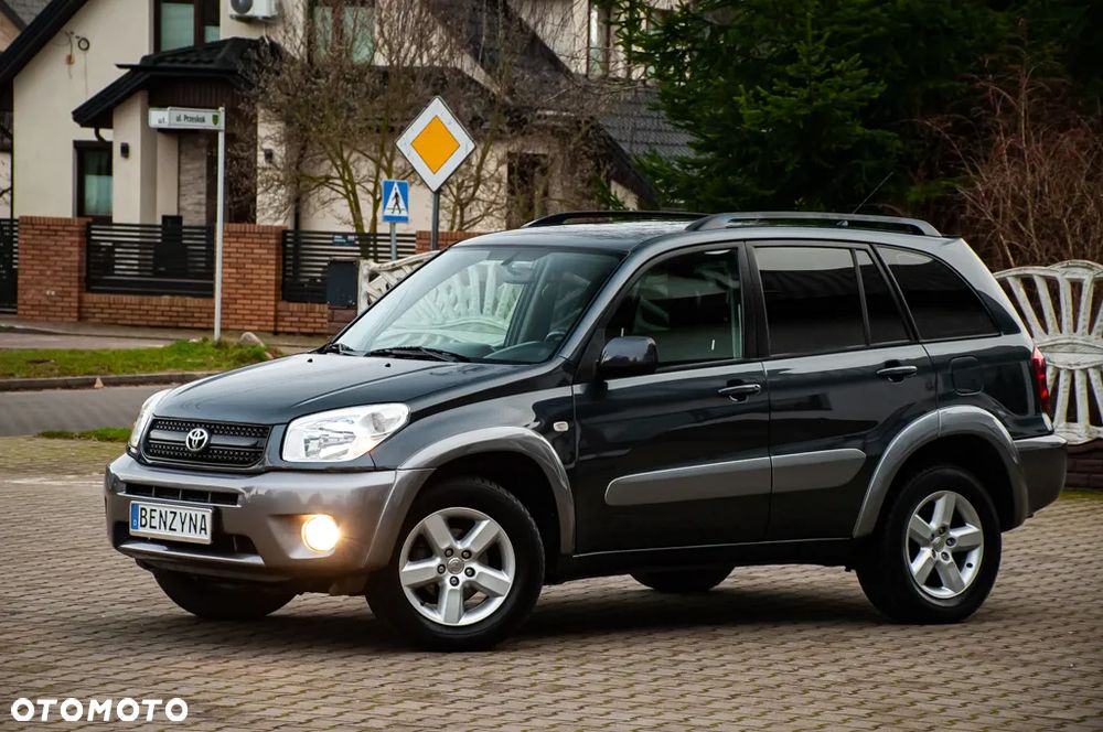 Toyota RAV4 - 10