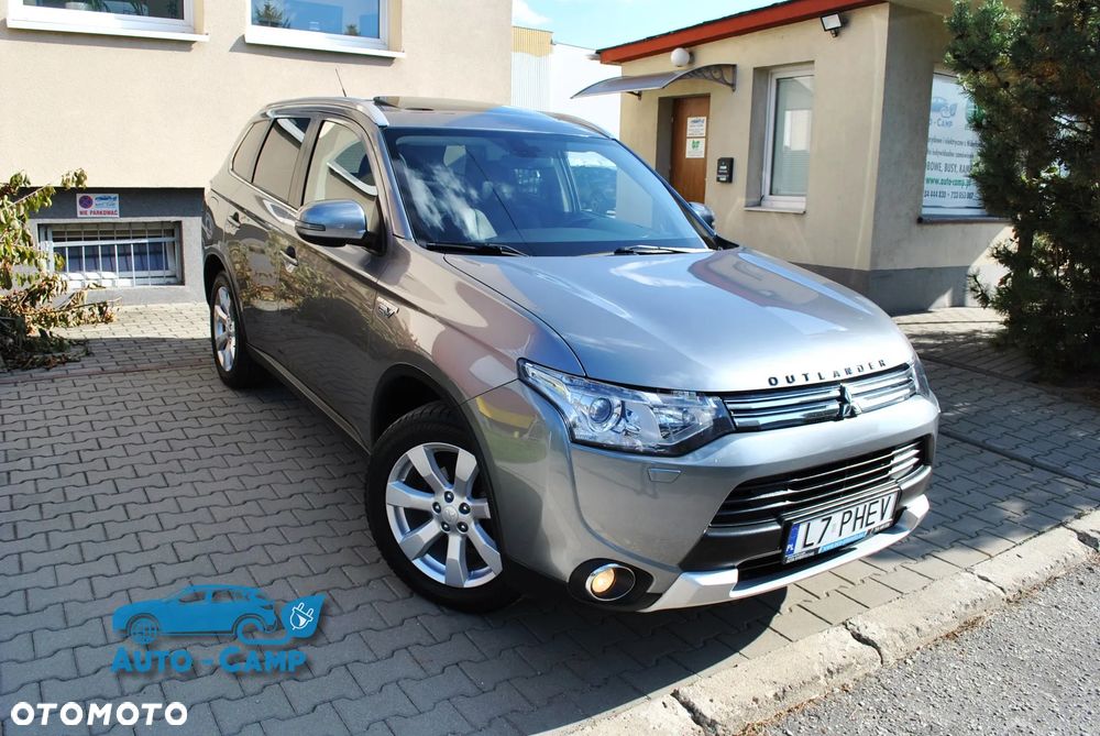 Mitsubishi Outlander Instyle NAVI +