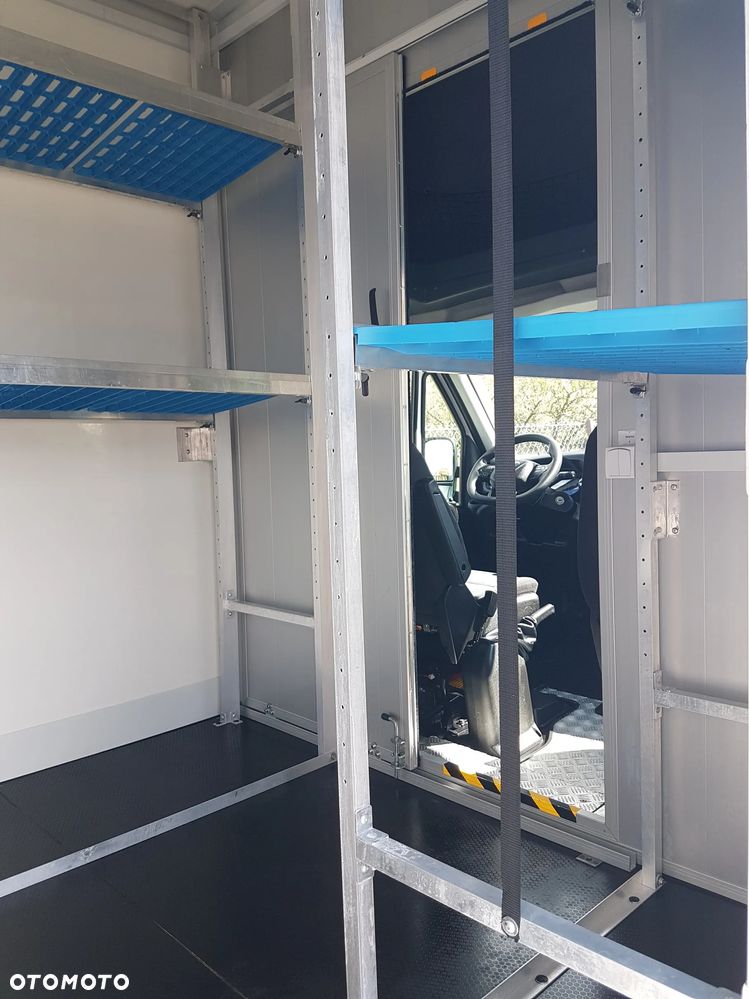 Iveco DAILY KONTENER NISKOPODŁOGOWY 4,43x2,23x2,42 SKLEP FOODTRUCK BAR KLIMA KONIOWÓZ KAMPER - 39