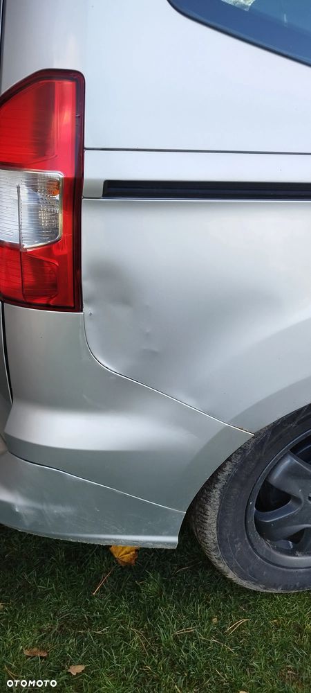 Ford Tourneo Courier - 23