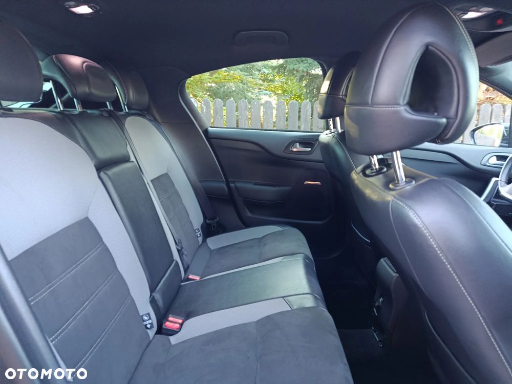 DS Automobiles DS 4 Crossback - 10