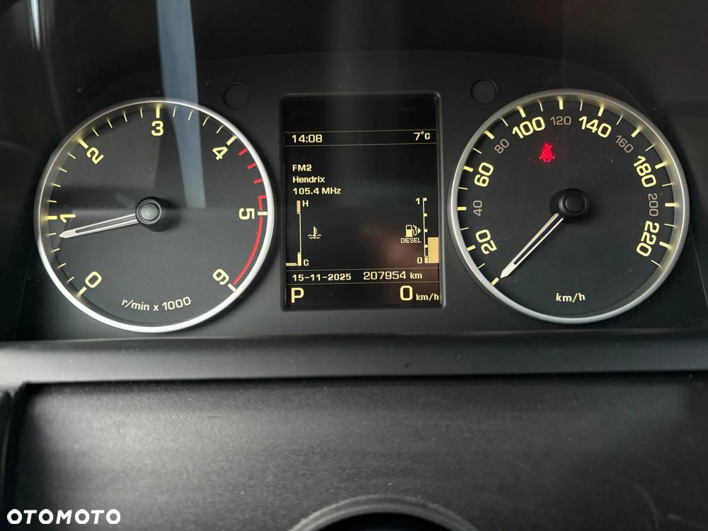 Land Rover Discovery 3.0 SD V6 HSE - 16