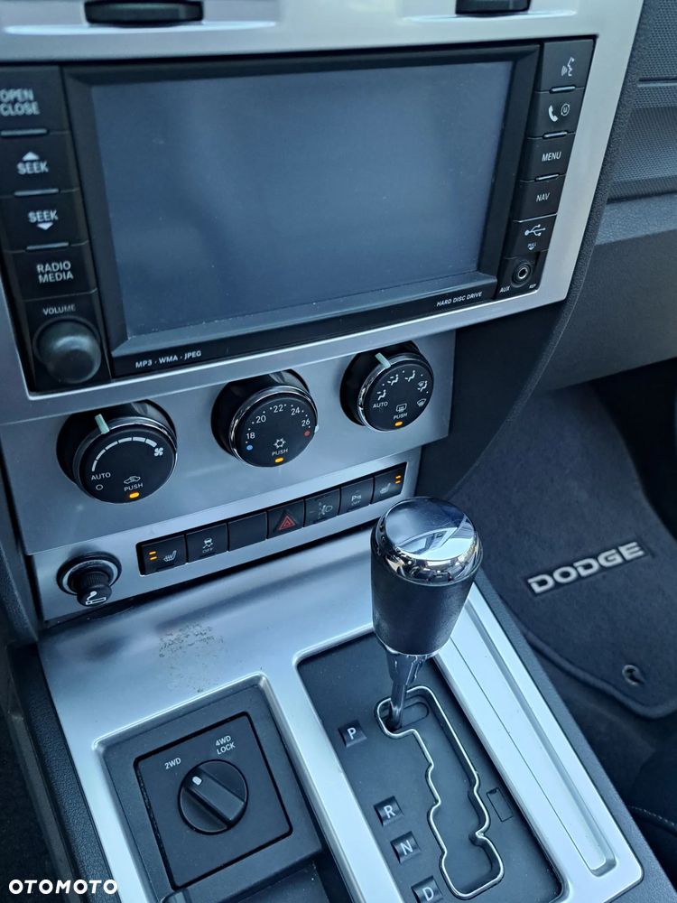 Dodge Nitro 4.0 V6 RT - 10