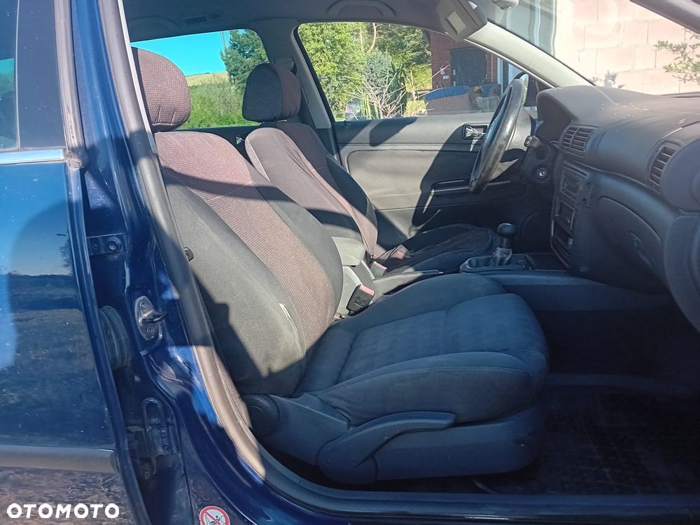 Volkswagen Passat 1.9 TDI Basis - 5
