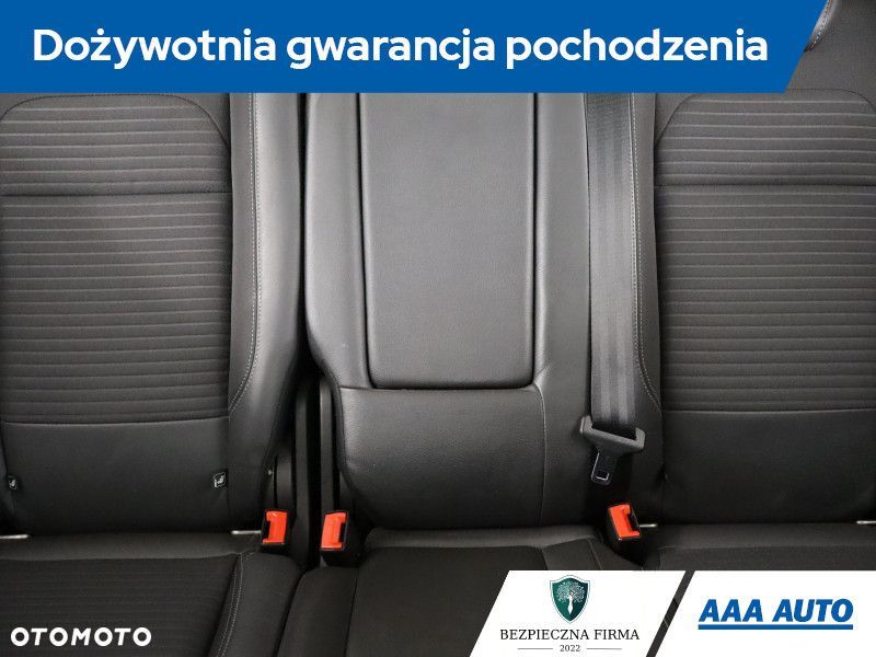 Ford Kuga - 12