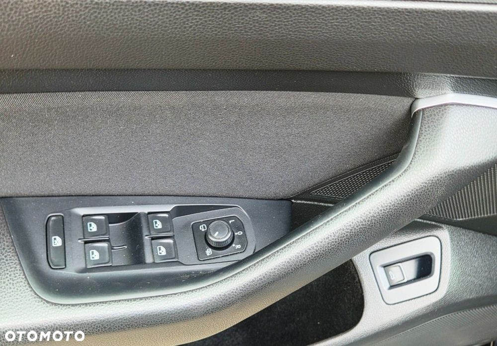 Volkswagen Passat - 10