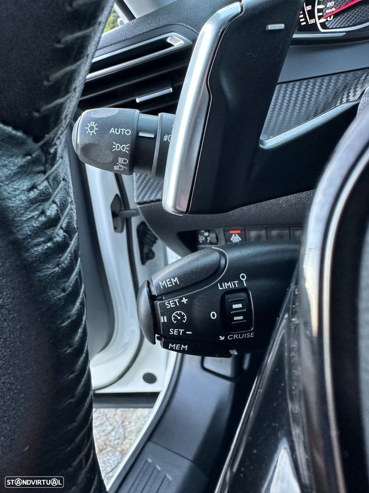 Peugeot 2008 PureTech 130 EAT8 Active - 15
