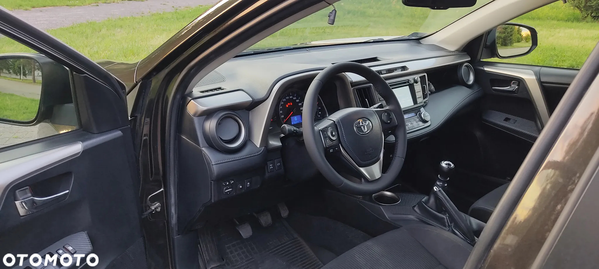 Toyota RAV4 - 16
