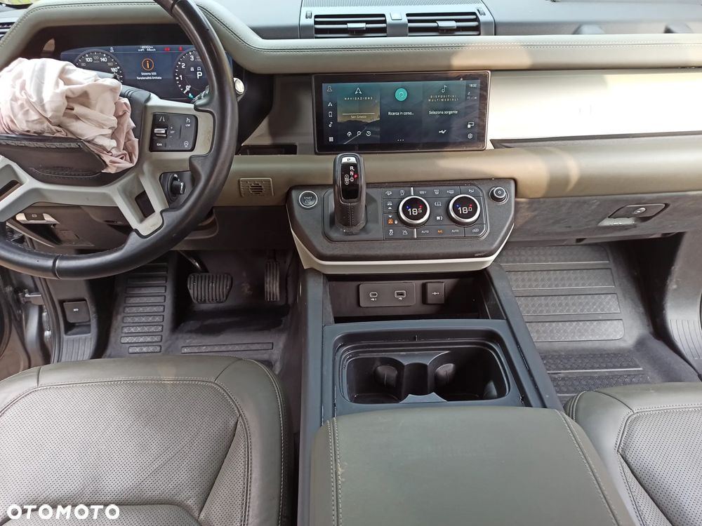 Land Rover Defender 110 P300 X-Dynamic HSE - 15