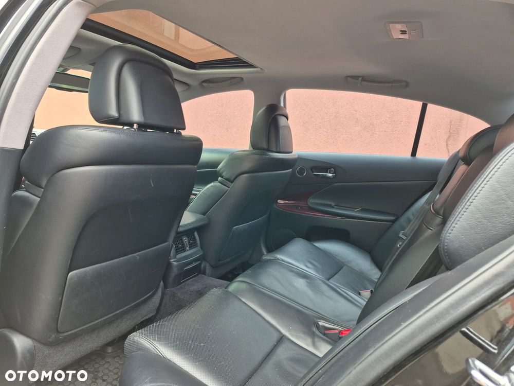 Lexus GS - 10
