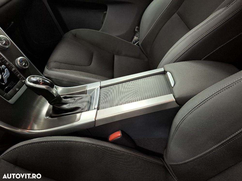 Volvo XC 60 D4 VEA Start-Stop Momentum - 20