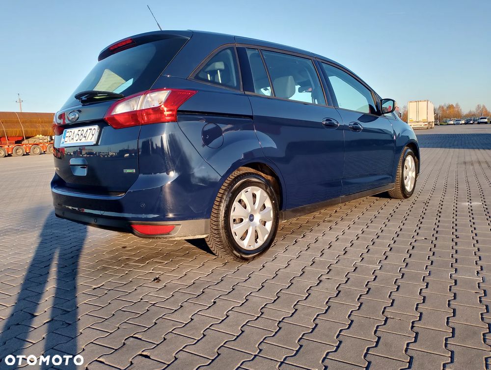Ford Grand C-MAX - 23