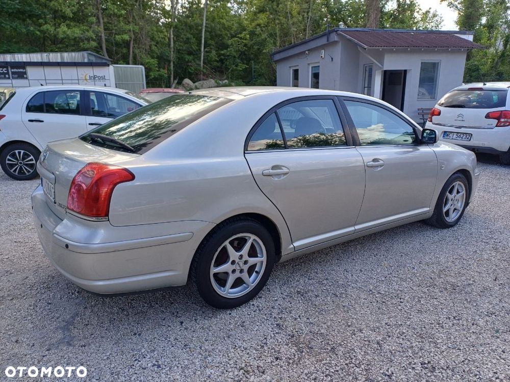 Toyota Avensis - 4