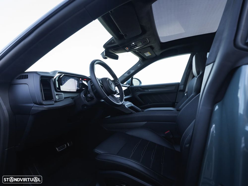 Porsche Cayenne Electric Turbo - 15