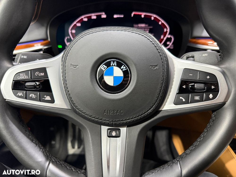 BMW Seria 5 530e Aut. M Sport Edition - 31