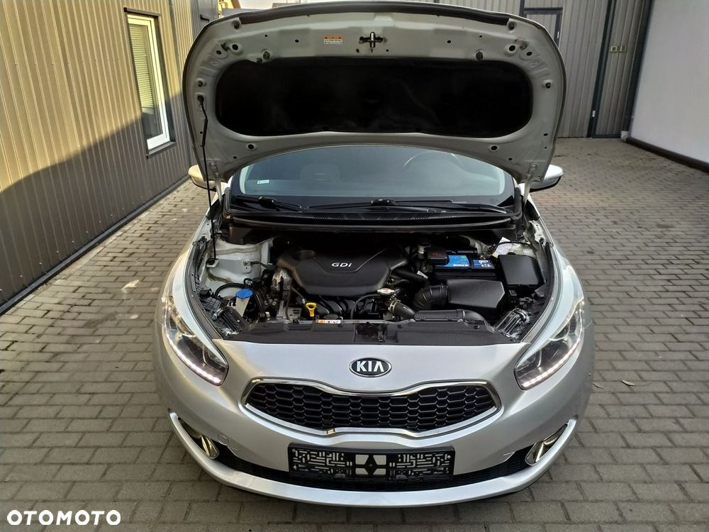 Kia Ceed 1.6 GDI ISG Dream-Team Edition - 12