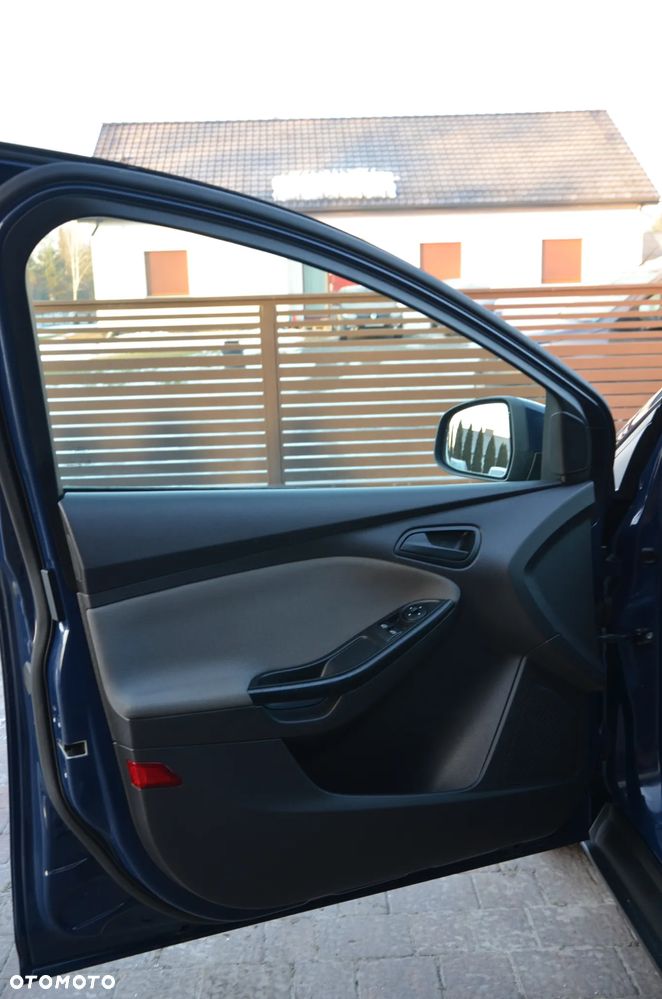 Ford Focus 1.6 Ambiente Start - 8