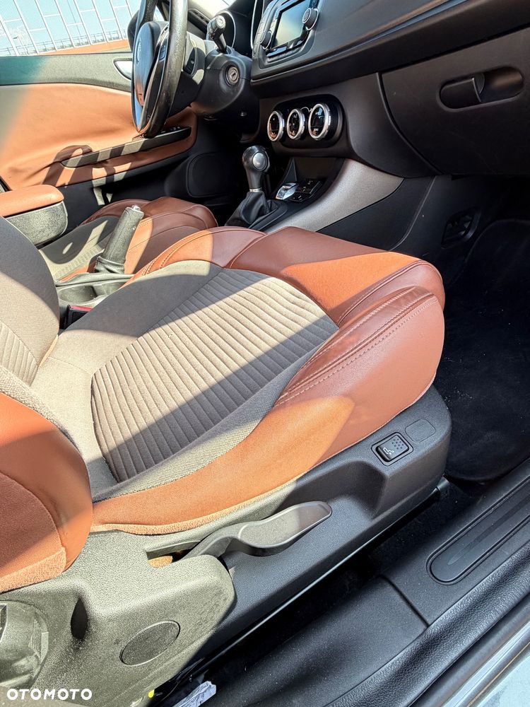 Alfa Romeo Giulietta 2.0 JTDM Exclusive TCT EU6 - 9