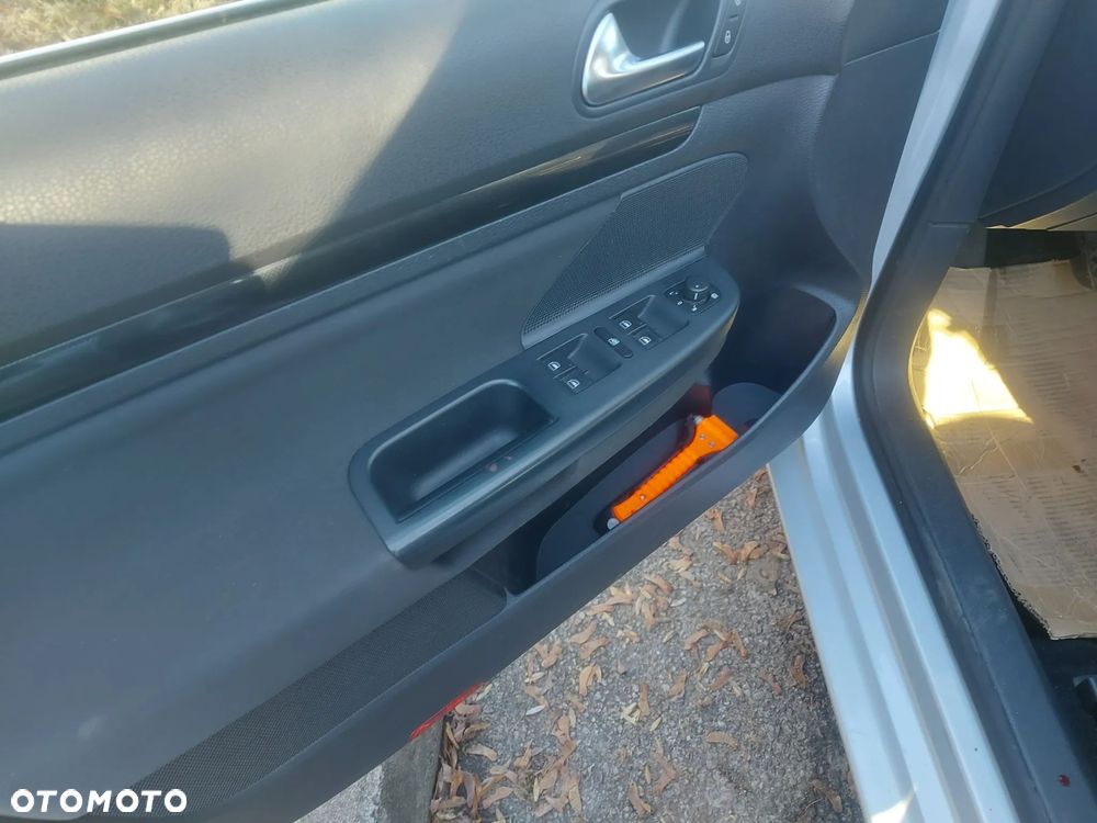 Volkswagen Golf 1.6 TDI DPF BlueMotion Technology Comfortline - 18