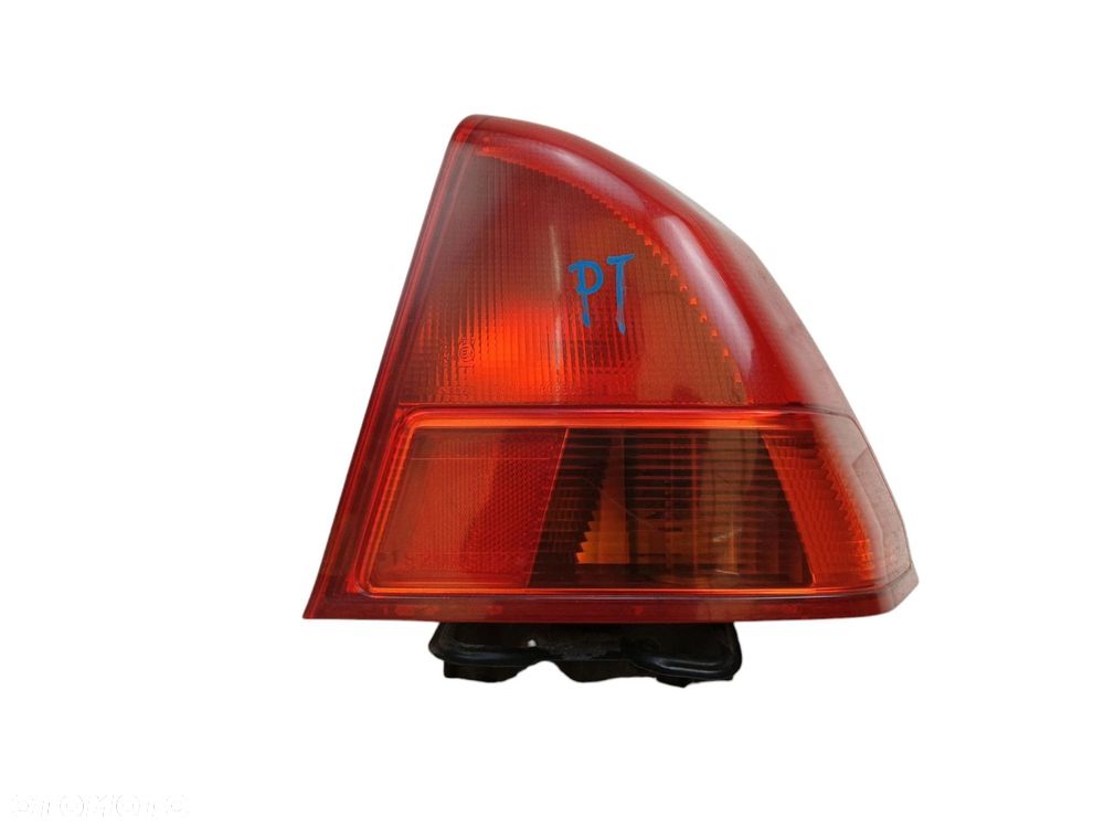 LAMPA PRAWY TYŁ HONDA CIVIC VII (2001-2004) 1.4 90KM - 2