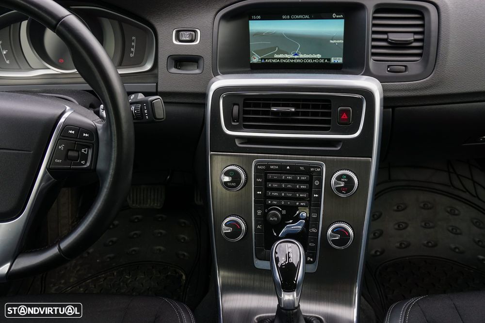 Volvo S60 2.0 D4 Momentum Geartronic - 23