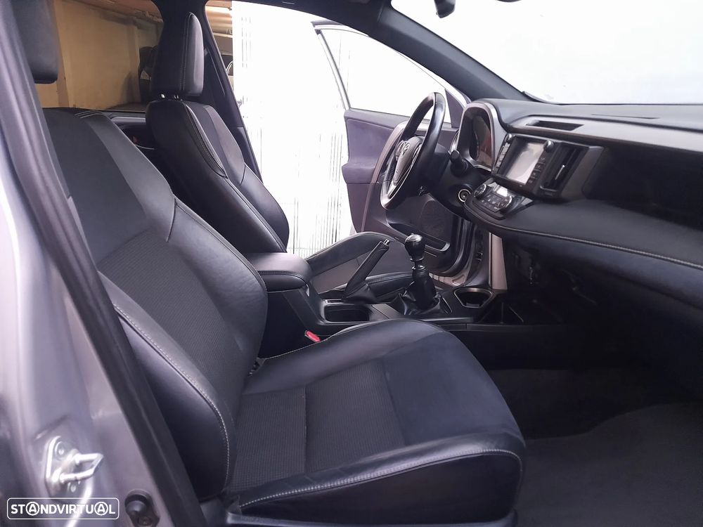 Toyota RAV4 2.0 D-4D Comfort+P.Sport - 14