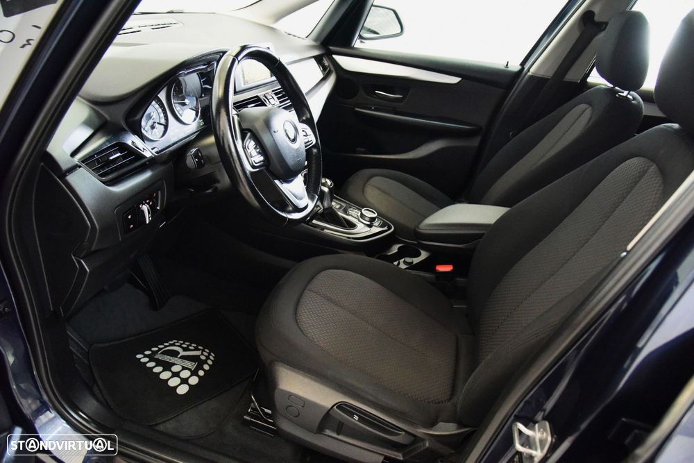 BMW 225xe Active Tourer - 11