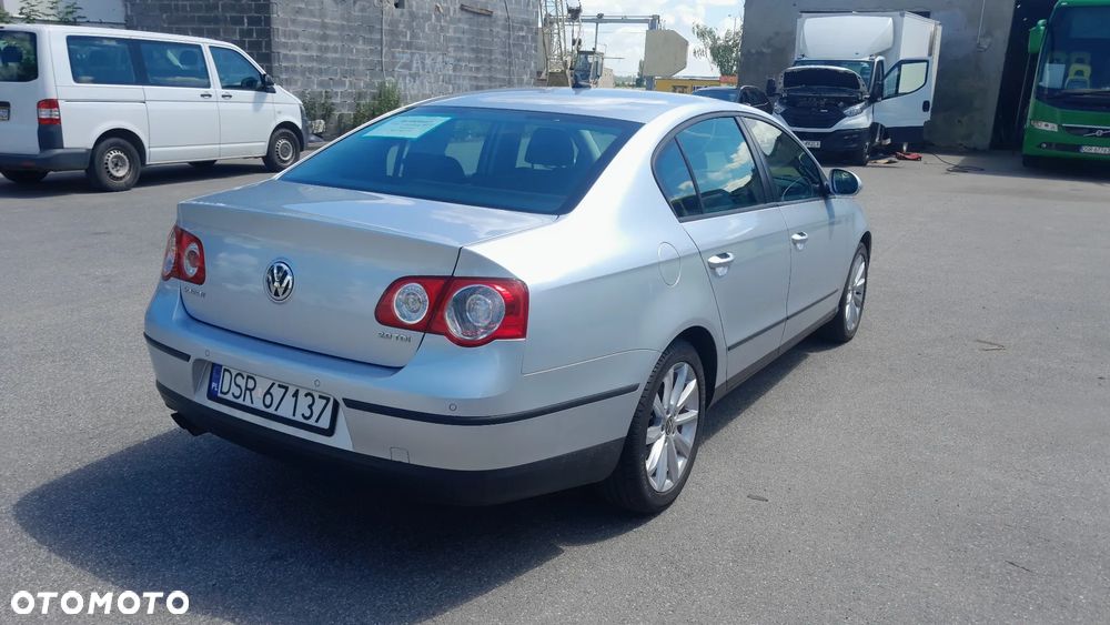Volkswagen Passat 2.0 TDI DPF Comfortline DSG - 4